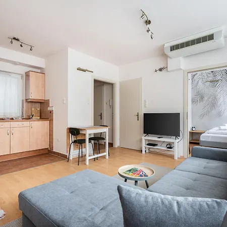 Aspen Aura * Budapest