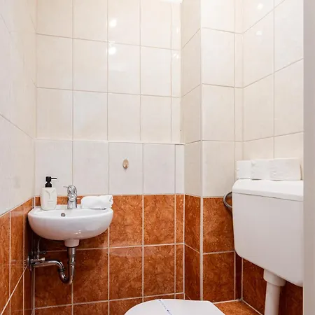 Aspen Aura * Budapest
